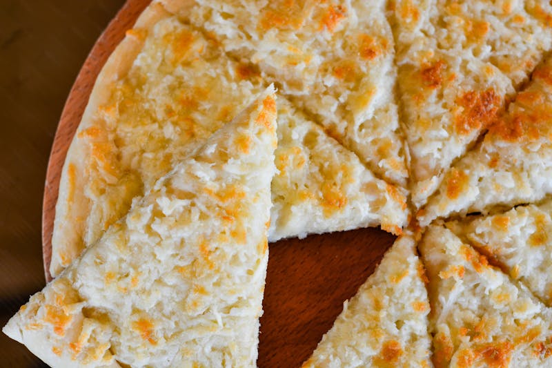 Cauliflower gluten-free crust pizza